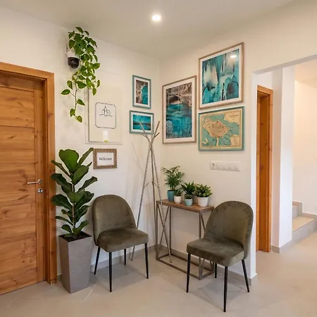 Templomdomb Apartmanhaz 3* Ταπόλκα